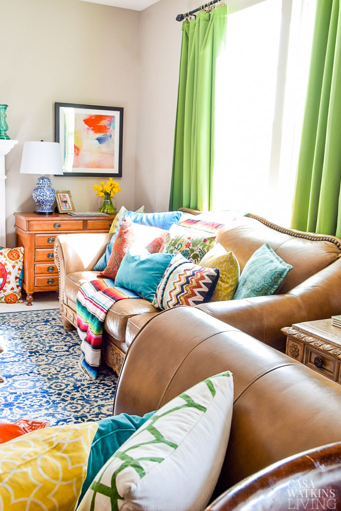 colorful-family-room-spring-decor-ideas – Casa Watkins Living